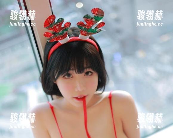 Addielyn(에디린)私拍合集：那只白猫似乎在传达一种“我比你重要”的信息。