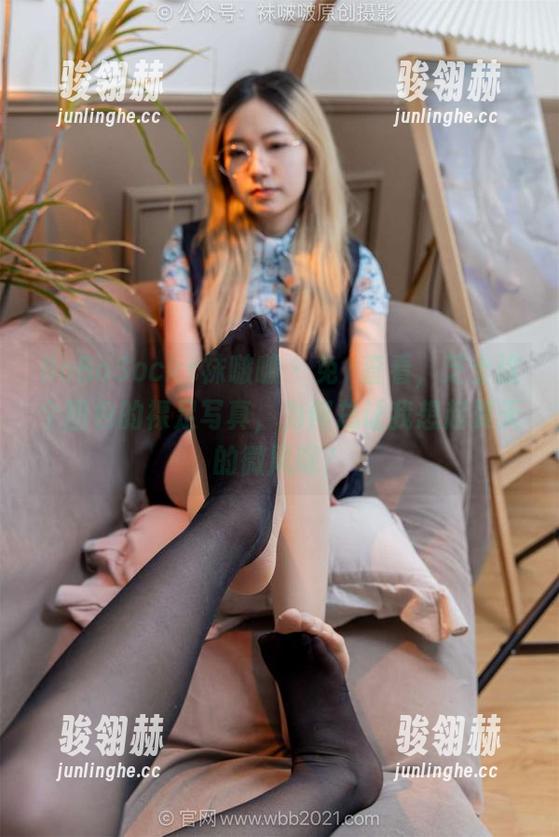 BoBoSocks袜啵啵 - 免費查看，芝士这个图包的裸足写真，为何总让我想起夏天的微风呢？
