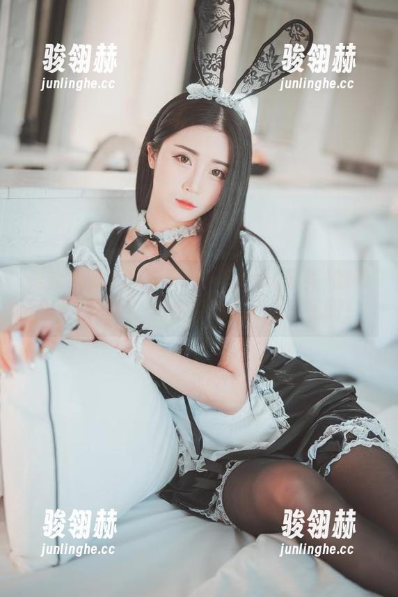 是要被圈粉的节奏吗？Bomi(普美)的黑暗女仆图包，完全控制住我视线了啊！
