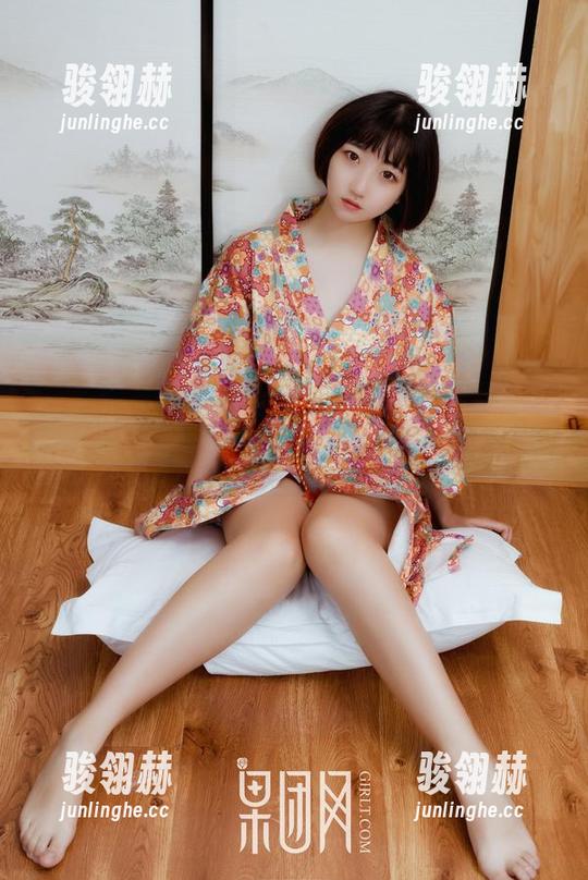 GIRLT果团网 - 这些美图，何嘉颖的灰丝颠覆我的…啥