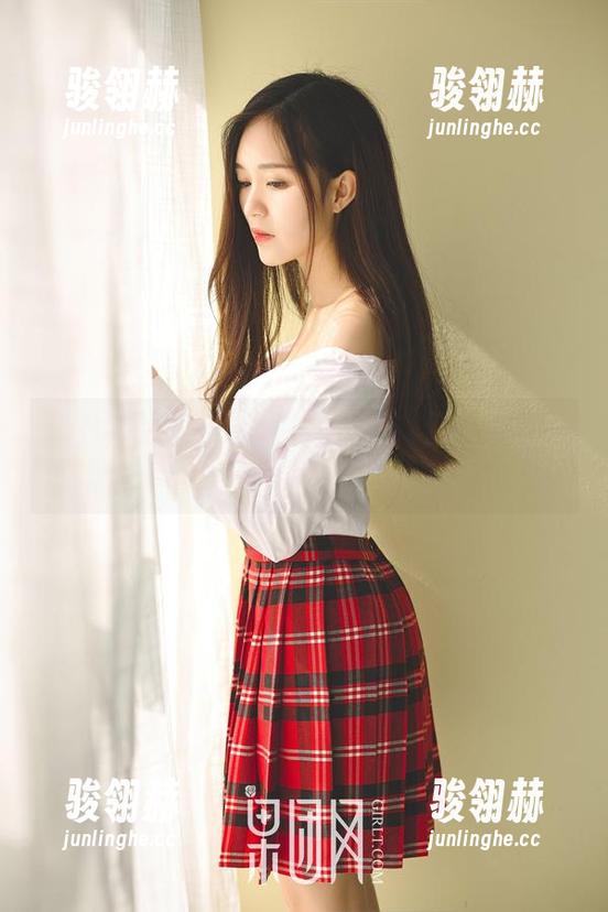 GIRLT果团网 - 隐约的透明：王语纯网盘中的珍藏合集，咦，快来找宝贝！