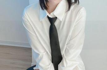 Kuuko W出击！图包里的御姐透着一丝不在乎的叛逆。