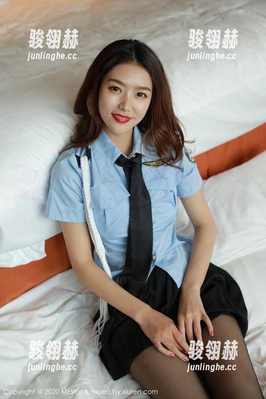 MFStar模范学院 - 程程CC的高清修女写真，才不会拘泥在永恒的神圣中，俏皮感满分。