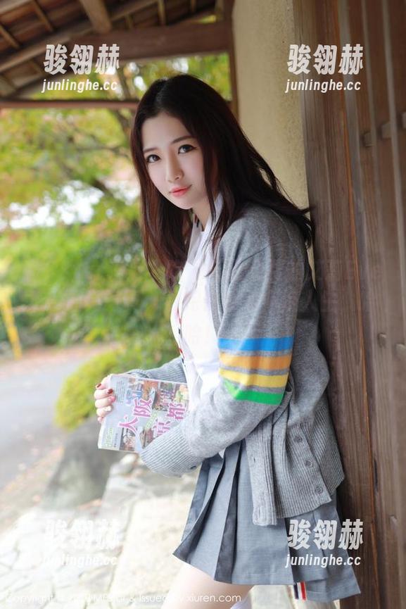 MFStar模范学院-艾莉Evelyn MFStar模范学院 - 反正免费的艾莉Evelyn油亮写真,看完会让你怀疑人生,哈哈!