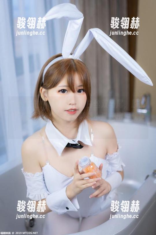 福利来啦！喵糖映画的白丝双马尾，原图看了让你脑洞大开，要是小猫咪出现就更好玩了！