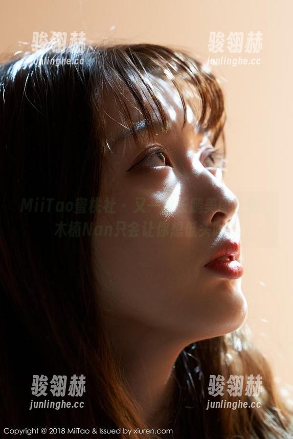 MiiTao蜜桃社-木楠Nan MiiTao蜜桃社 - 又一波长腿美图上架,木楠Nan只会让你想低头吗?