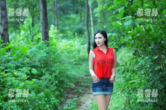 TuiGirl推女郎 - 免费短裤写真，模特林夕的夏天穿搭指南——其实也没啥特别的嘛！