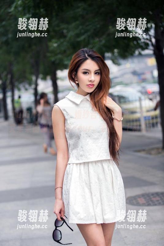 TuiGirl推女郎 - 婚纱合集大公开，下载艾栗栗的甜蜜拍摄spur，衣服穿上再说！