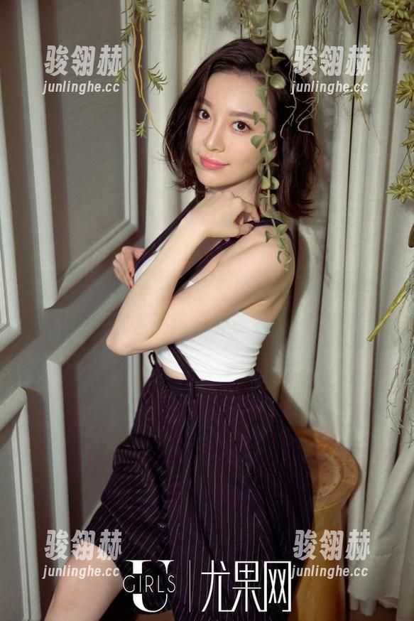 UGirls尤果网 - 浴室里的李思宁，原图和套图似乎都在演绎一种莫名的惱怒和魅惑