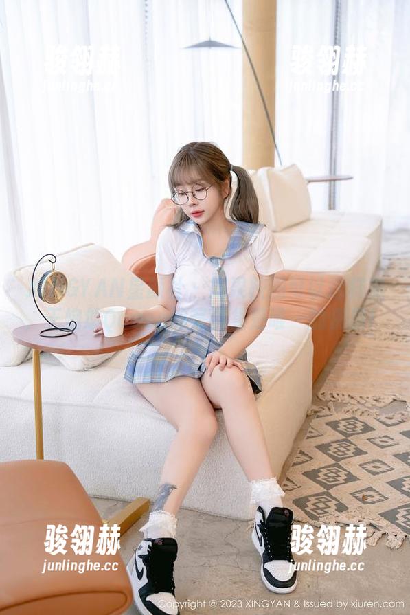 XINGYAN星颜社 - 如果校园可以这样美，王婉悠Queen的写真集是唯一的资源！
