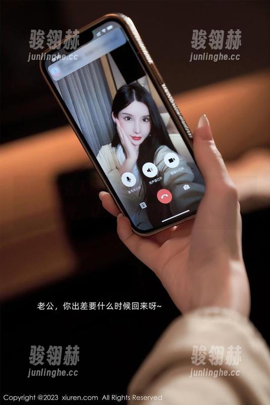 Xiuren秀人网 - 加朵babe的女孩图包，全套加持，让人不自觉要多看几眼喔！