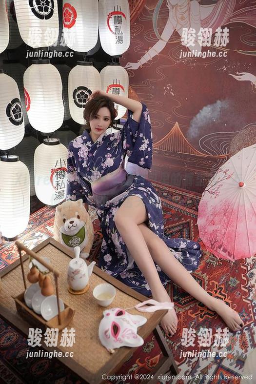 Xiuren秀人网 - 娜露图包里的裤里丝，友情提示：小心舌头跑出去了！