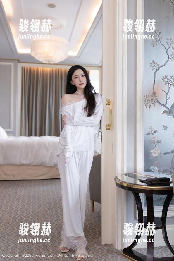 Xiuren秀人网-萌奈子 Xiuren秀人网 - 说好的学习呢?萌奈子原图教室里的一丝懵懂私拍