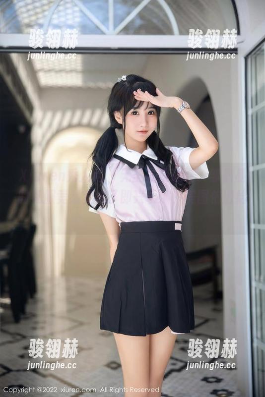 Xiuren秀人网 - 无圣光挑战下，邹晶晶的礼服竟然变成了即兴表演，美图依旧给力！
