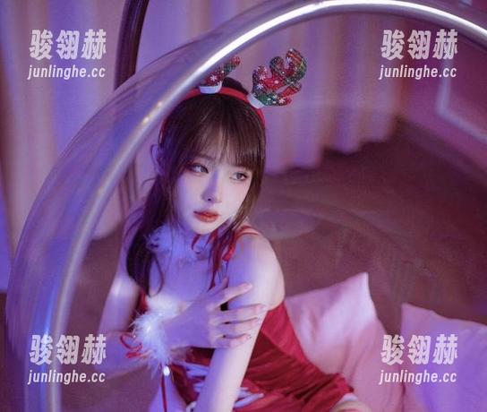 余多多Dudu在量尺线上漫步：长腿写真集，不小心入戏了。