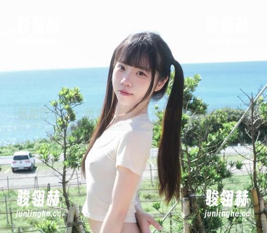 私拍巴士上、黑色衣服下，可可小白兔在哪儿？