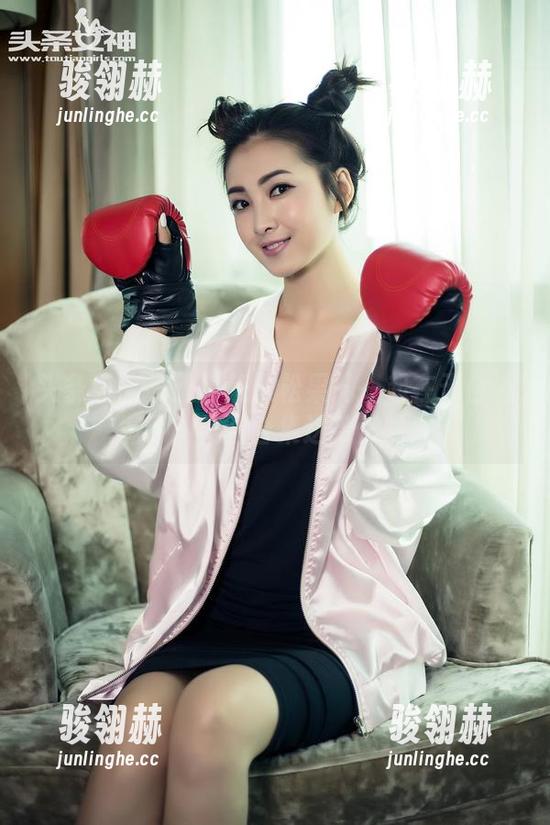 头条女神 - 想不想跟松果儿一起在天台上搞事？美图合集送给你哟！