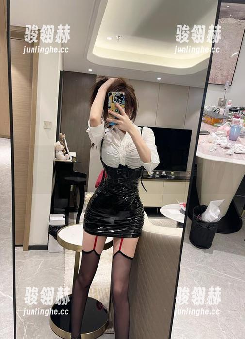 微密圈 - 全套奔跑的晶骡子瑜伽图片，连我家的猫都想试试这个‘优雅’的姿势