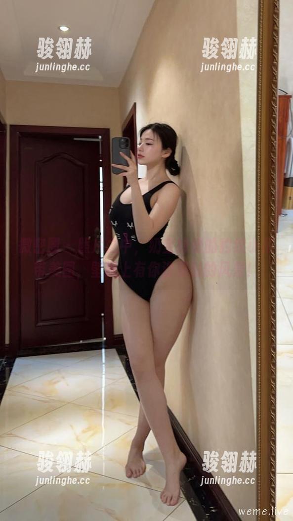 微密圈 - 照片之中，奶宝妹纸的豹纹小吊带美图，壁纸上有你没见过的风景！