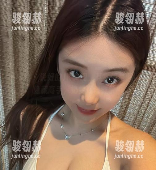 微密圈 - 说好的JK美图，其实都是壁纸的隐藏高手，奶雯在线教学中