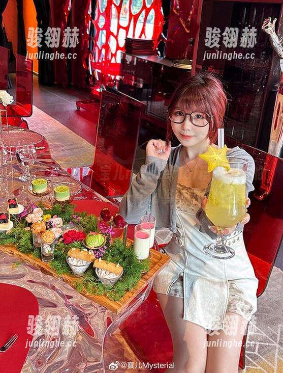 套图大乱斗！宝儿mysterial精选学妹的每一个萌姿
