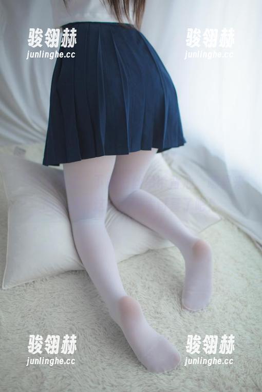 少女秩序 “少女秩序”下的白丝吊带背心,哪里来的资源,这搭配也太讨喜了吧!