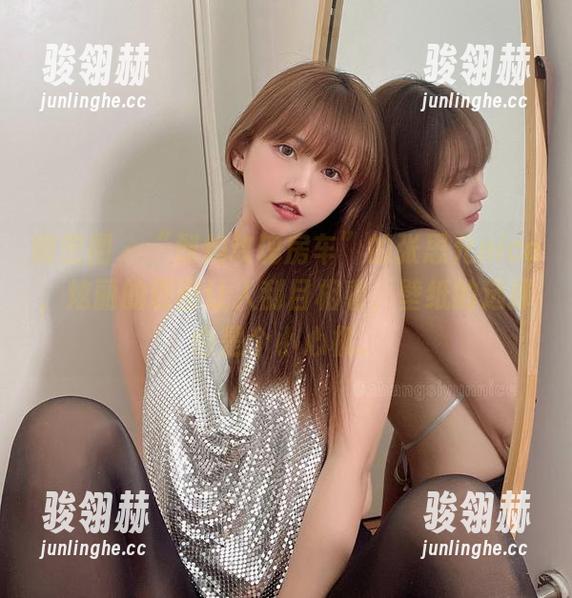微密圈 - “烈焰玫瑰房车”的张思允nice，炫丽的原图让人刮目相看，壁纸的选择也是个小心机。
