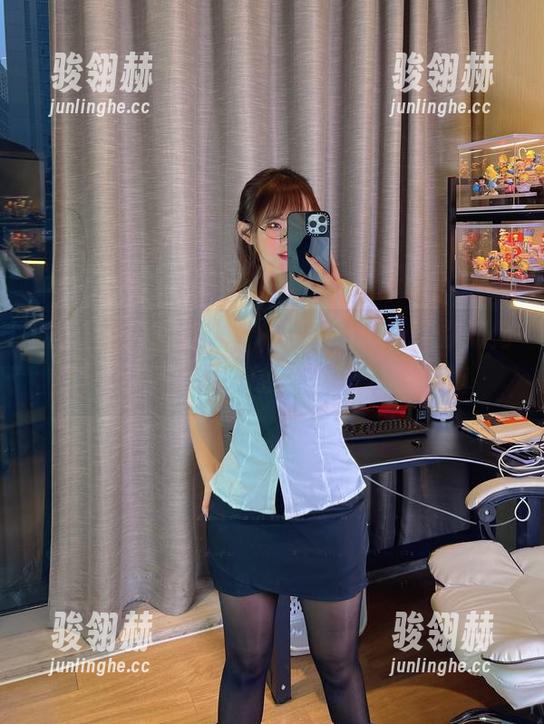 微密圈 - 甜心图包，张思允nice教你如何把‘可爱’与‘放肆’整合到一起。