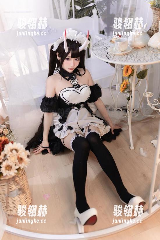 是三不是世w的全套秘书，原图流出，居然有种…奇怪的情愫？