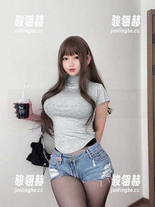 是依酱吖的bunnymagic：原图合集，粉嫩得让人有种想咬的冲动。