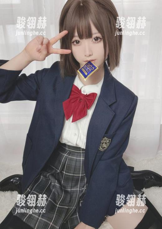 吉他妹妹在朝雾爱的摄影下，图册里定能找到你意想不到的欢乐！