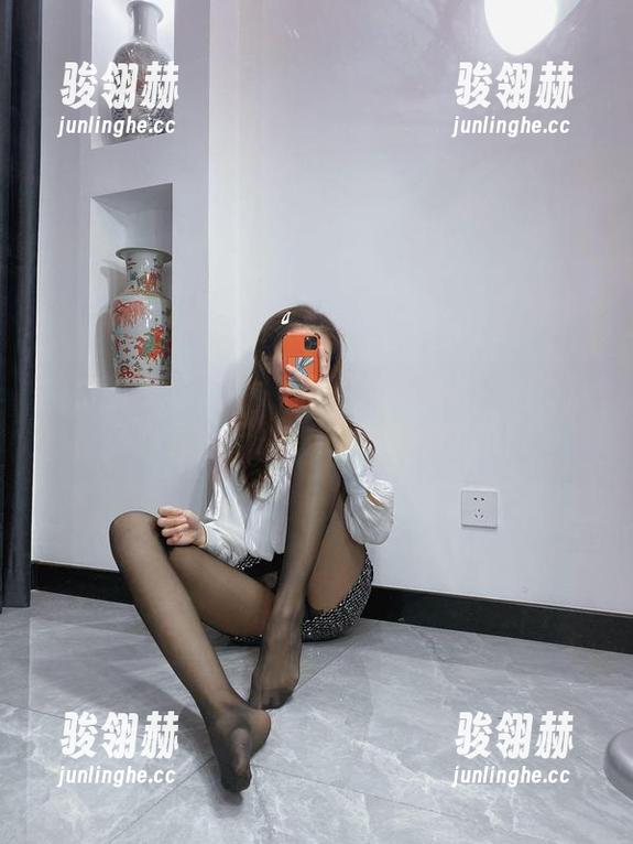 杨大乐乐很靠谱 微密圈 - 杨大乐乐很靠谱的写真:油亮那么明显,你以为我会注意别的?