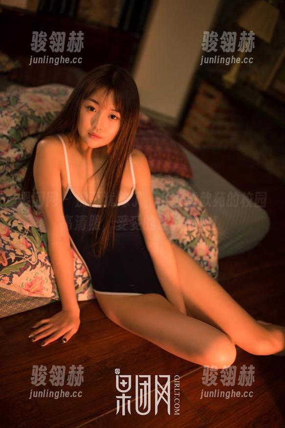 果团网 - 别再犹豫了，下载黄歆苑的校园高清照，妥妥的让人嫉妒！