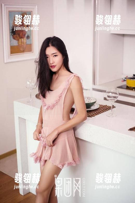 果团网 果团网的最新写真集,纱和诱惑的微妙碰撞...说不出来,太复杂了。