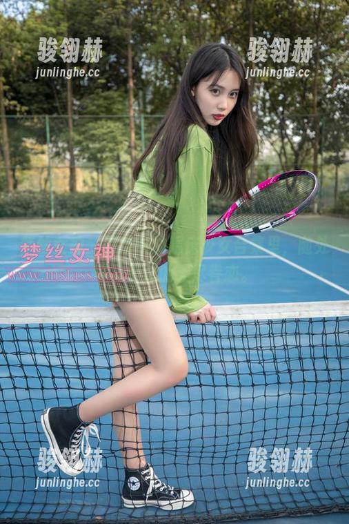 梦丝女神 - 在晓晓的起床少女合集里，随处可见对床的无尽眷恋。