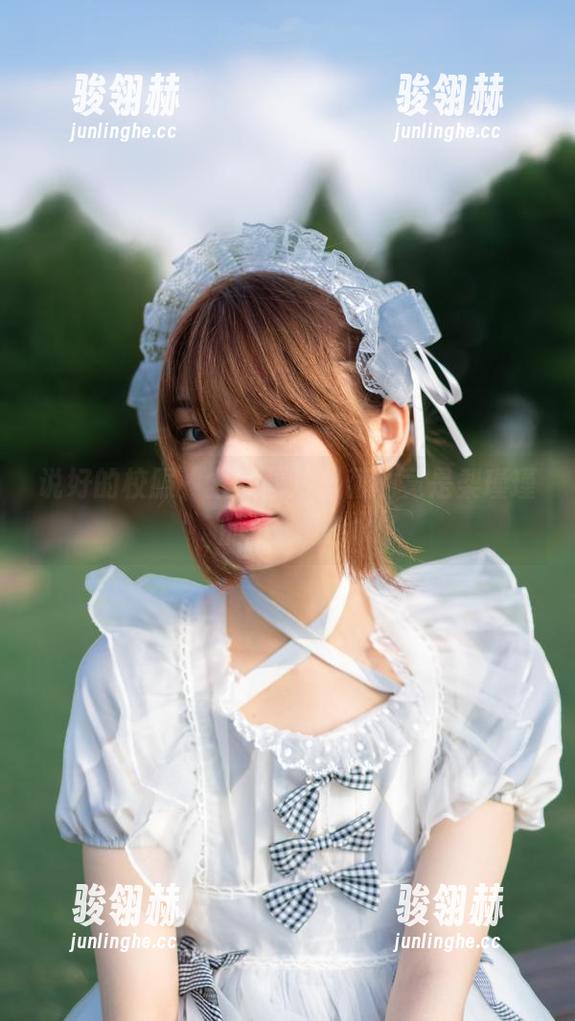 说好的校服，全套图片里藏的竟是梨瑾瑾的小心思？