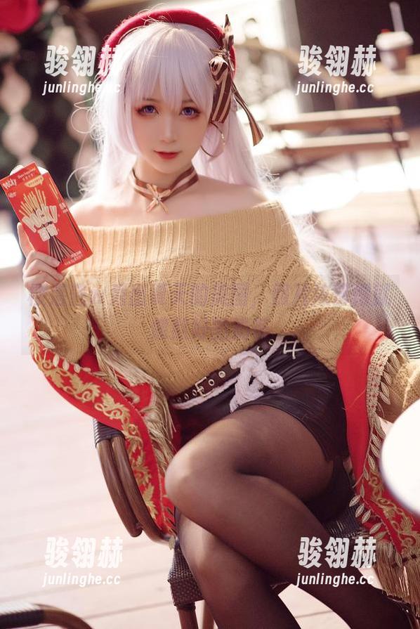 樱落酱w秀出夏天的美图，照片浓郁得就像熬好的奶茶
