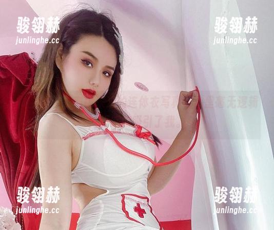 微密圈 - 水蜜桃米米的连体衣写真，心里毫无逻辑，却偏偏吸引了我。