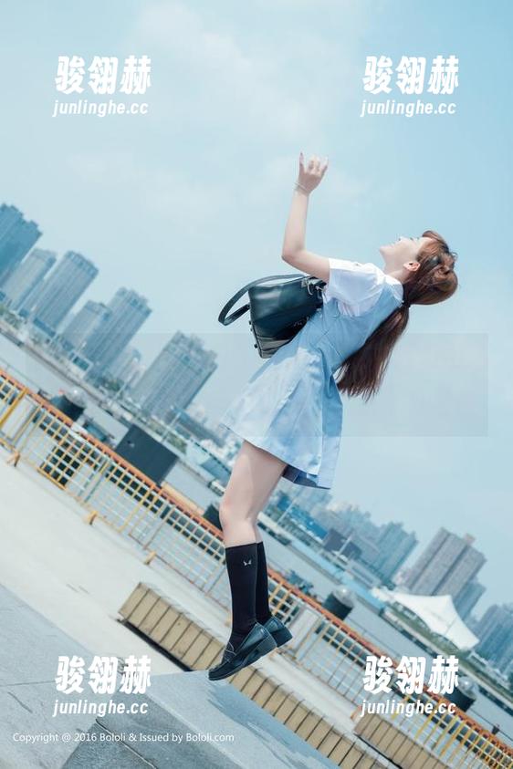 波萝社 - 以“夏日”为背景，猫九酱Sakura带你体验从未见过的“原图”日常！