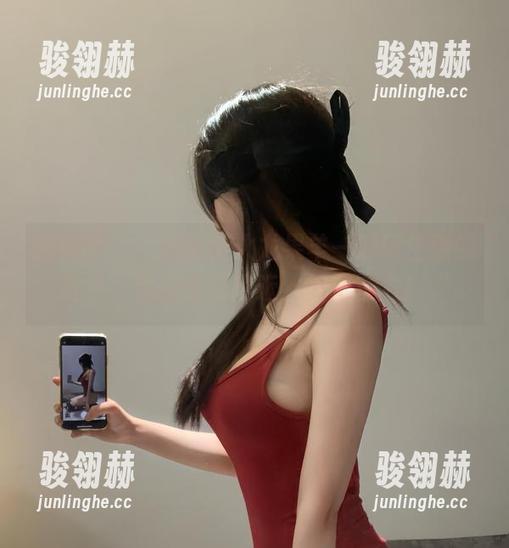 微密圈 - “试试跟火龙果羊一起玩生动的粉色，私拍离你很近，美图在右！“