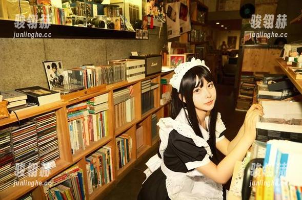 白莉爱吃巧克力的比基尼套图：无圣光，只有超真实的风情！