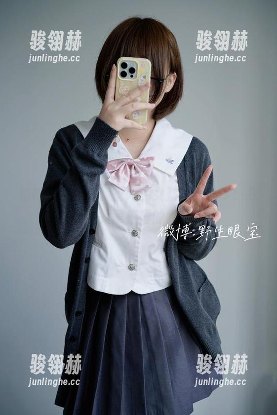 哈哈，眼酱大魔王w的女孩美图分享：我们都是黑夜里的星星！