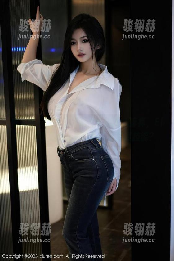 秀人网 - 这组最新图片看得我心痒痒，Elise谭晓彤的天使莫非还有隐藏技能？