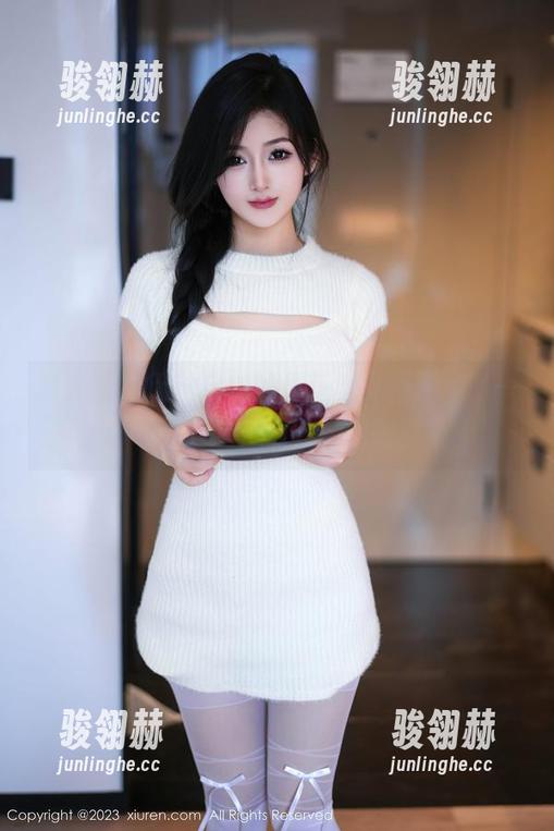 秀人网 - 无法自信的最新“女仆”作品——林文文，你咋做到的？