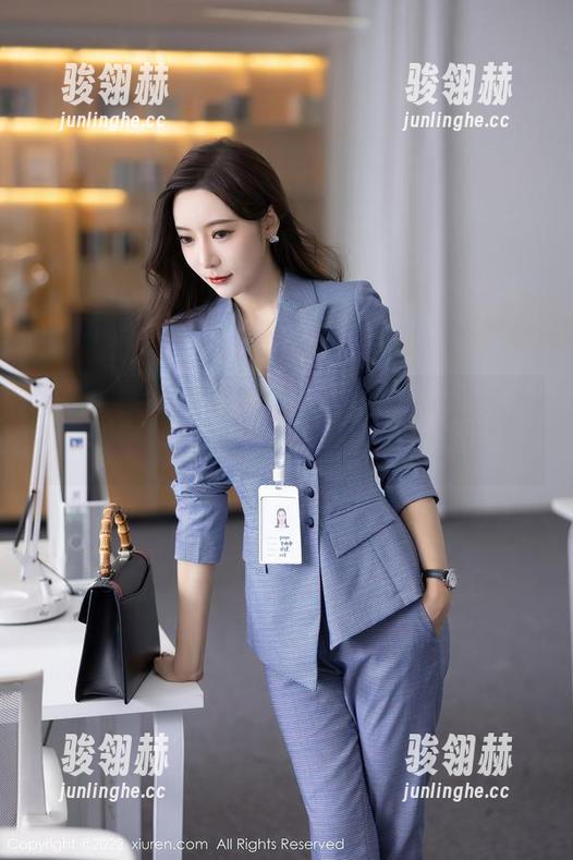 秀人网-梦娜Vanessa 秀人网 - 突然想把梦娜Vanessa的连体衣写真做壁纸,她气质太加分。