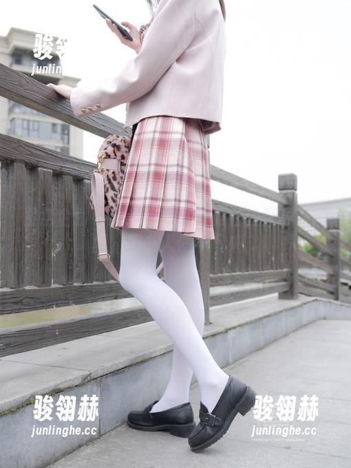 紧急企划-小婕 紧急企划 - 精选小婕在校服白丝世界里的图,不少人停不下来。