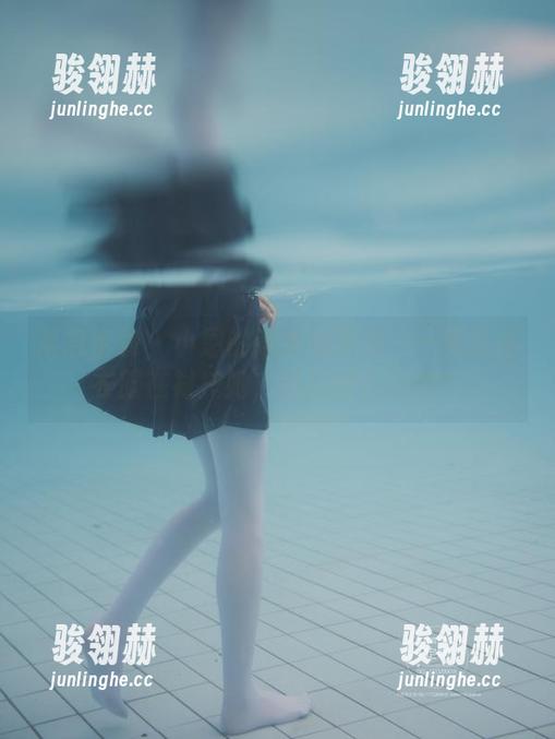 紧急企划 - 小恩的连体衣图集——究竟是衣服在衬托她，还是她在优势？