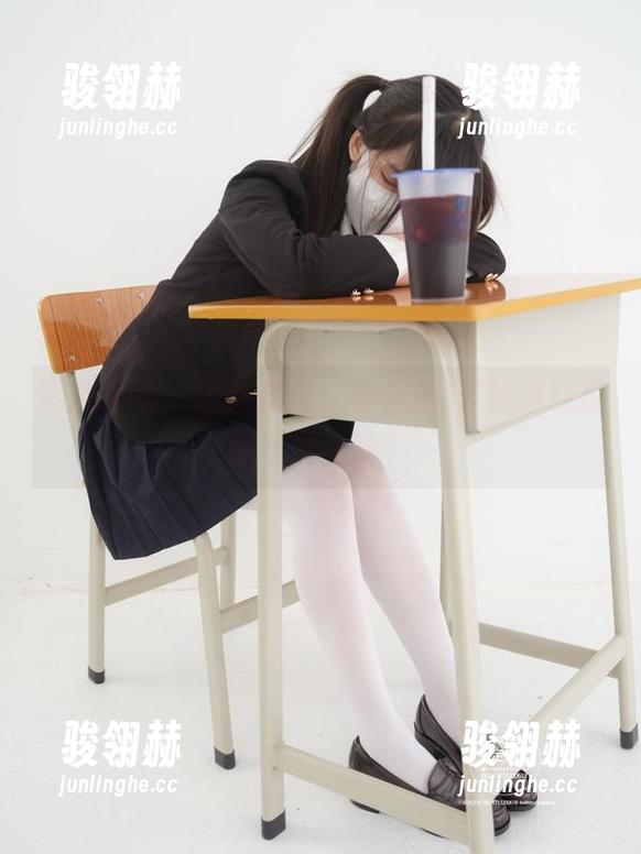 紧急企划 - 原图直击，小枫的JK制服私拍要不要脸啊？