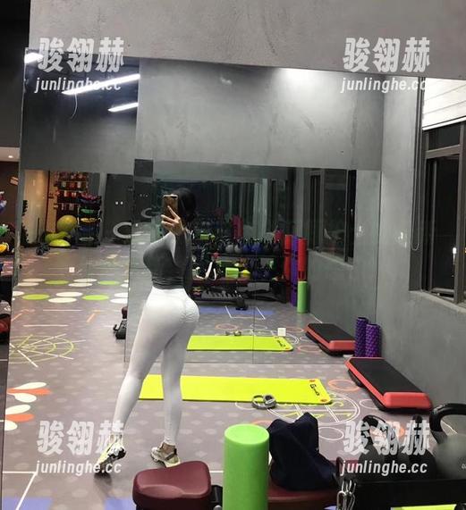 微密圈 - 它来了！紫色哒豚豚护士的最新作品更新，图片超乎你的想象！