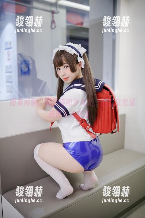图集闲聊：胡桃喵的少女们，把观众也迷进理与迷宫里。